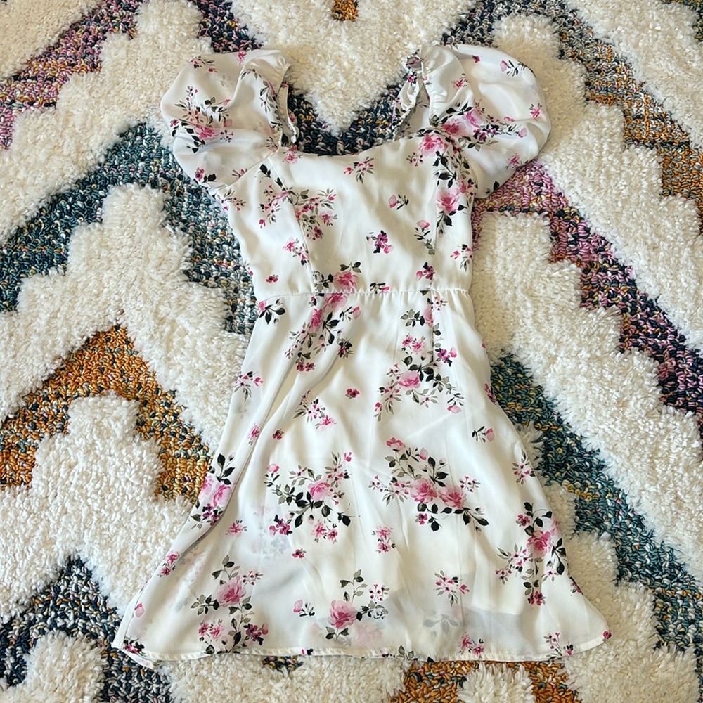 White floral dress in a size extra small